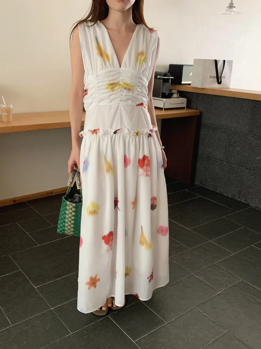 

Summer 2025 women's casual floral print V neck sleeveless Holiday High Waist Slim Pleated Tank dress Female (T 2523
