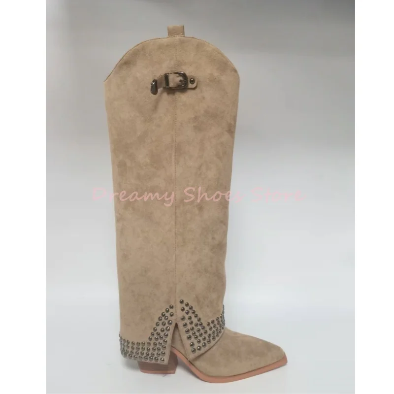 Сапоги до колена на танкетке с заклепками и острым носком, женские длинные сапоги без шнуровки с пряжкой на ремне, модная модная осенне-зимняя женская обувь