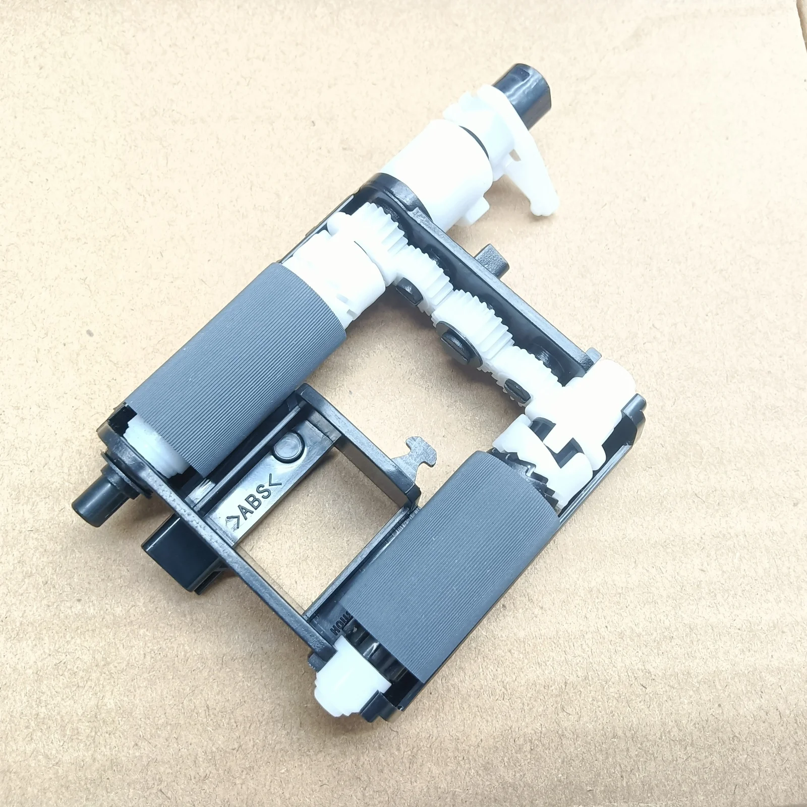 

ML2165 M2022 M2021 JC93-00524A SCX3405 ML2160 JC93-00525A Ролик подачи захвата подходит для Samsung SCX3400 M2070 M2020