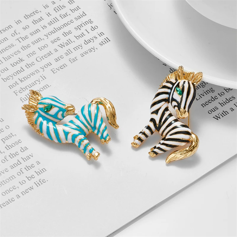 YAOLOGE Alloy 2-Color Zebra Brooches For Women Kids Cartoon Animal Badge Party Office Causal Brooch Pins Jewelry Gifts брошь