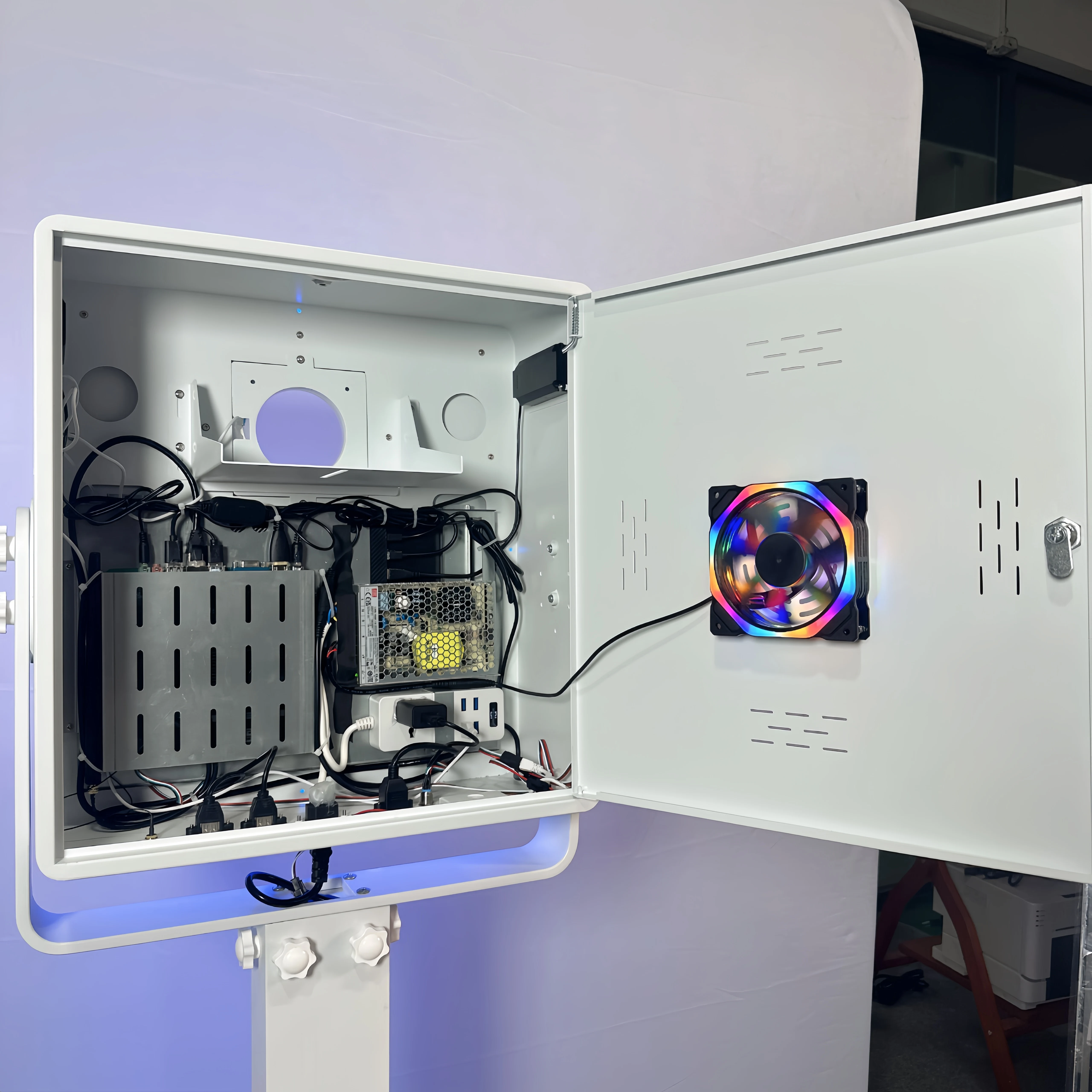 고급 셀프 사진 키오스크 15.6인치 터치스크린 DSL - Led Strip Selfie 리뷰 및 가격