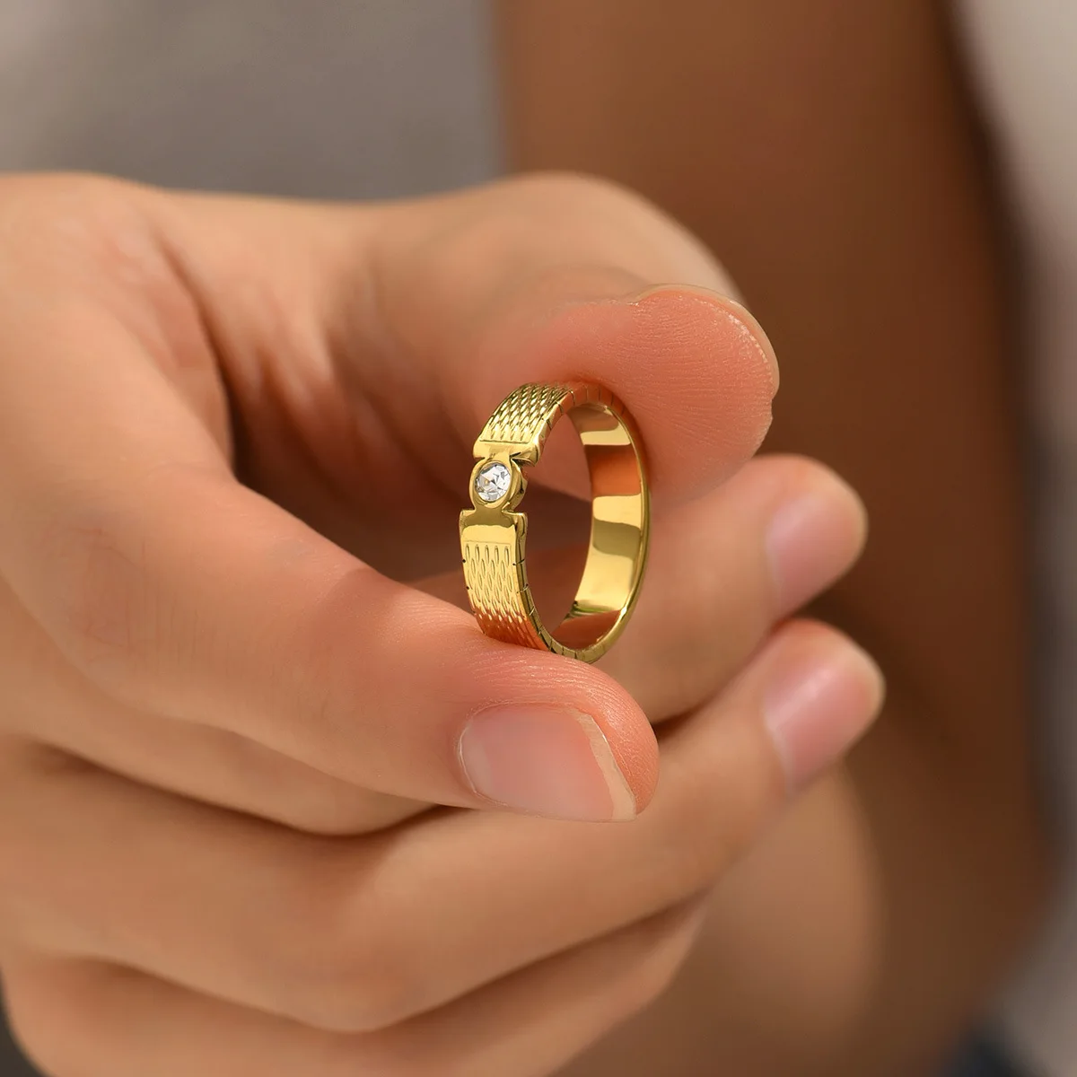 الحد الأدنى التيتانيوم الصلب المفصل الدائري مع تصميم مشترك أنماط متآكل معقدة الماس البطانة الإكسسوارات والمجوهرات العصرية