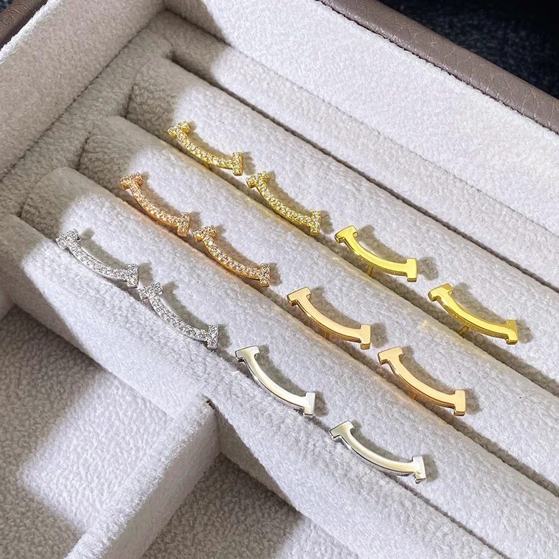 

2025 New 925 Silver Smile Stud Earrings Femininity Unique Light Luxury Earrings Women High Sense Simple Niche Earrings Women