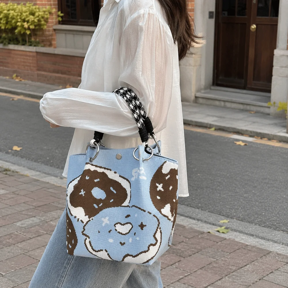 Eco-Friendly Knitted Bucket Bag Large Capacity Woven Ring Buckle Cartoon Handbag Lightweight Magnetic Snap Closure