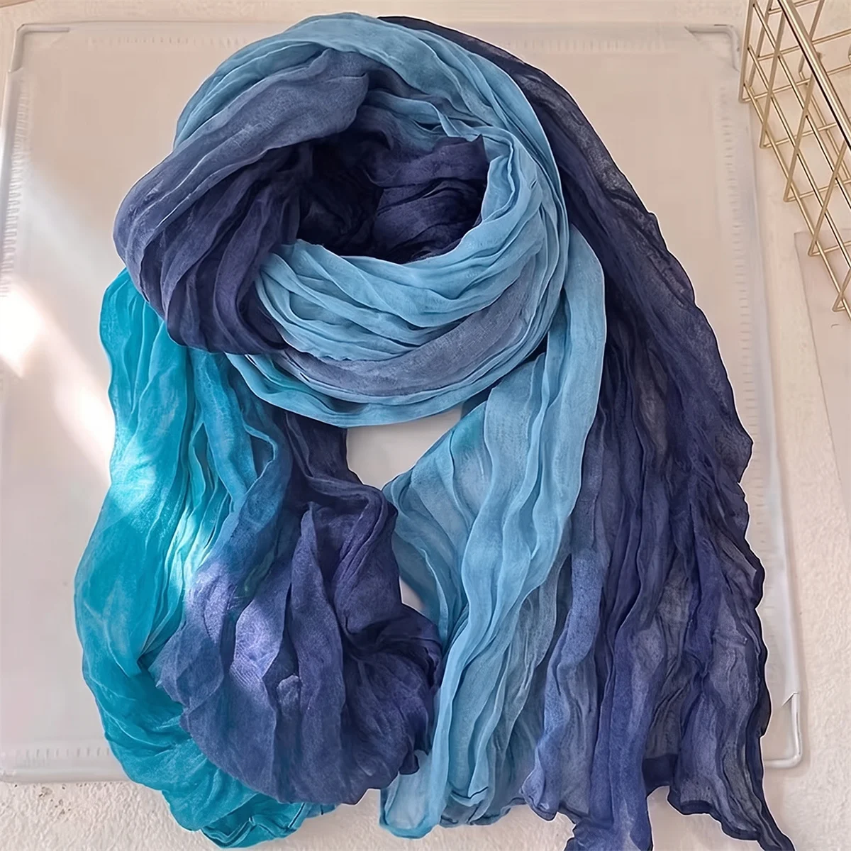 Women Gradient Crinkle Long Scarf Lightweight Soft Wrinkle Texture Shawl Elegant Neck Wrap for Ladies Daily Outdoor Wear Gift