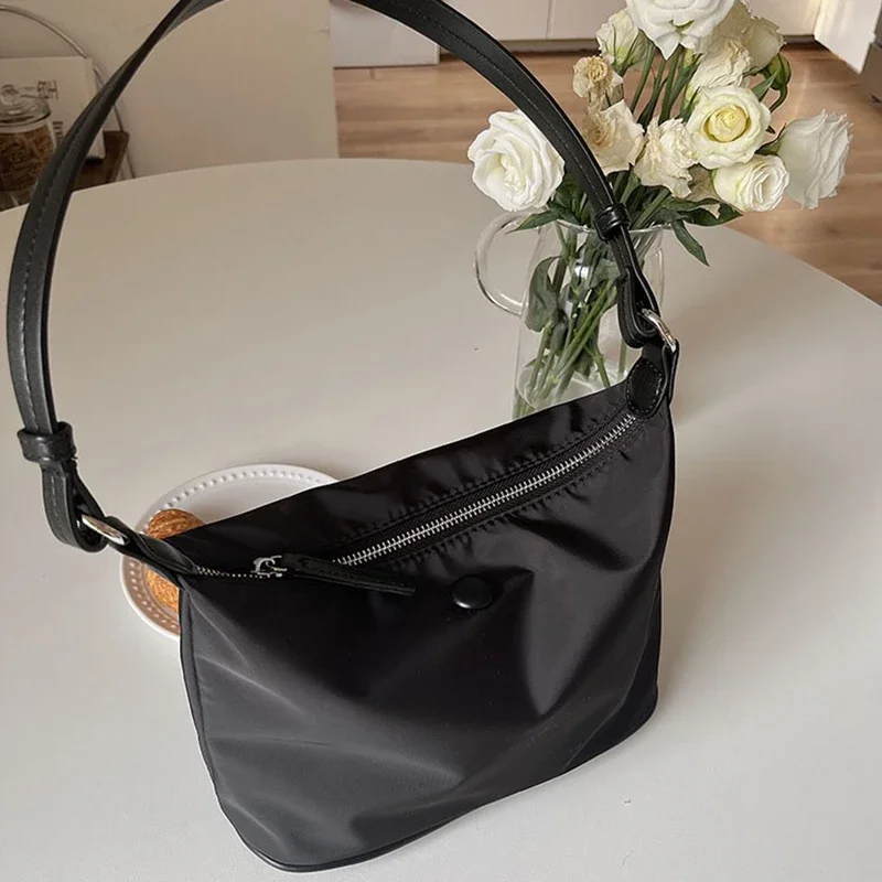 Bolsa de axilas de nylon para mulheres, sacola feminina, bolsas de mão, forma de bolinho, designer, casual, crossbody