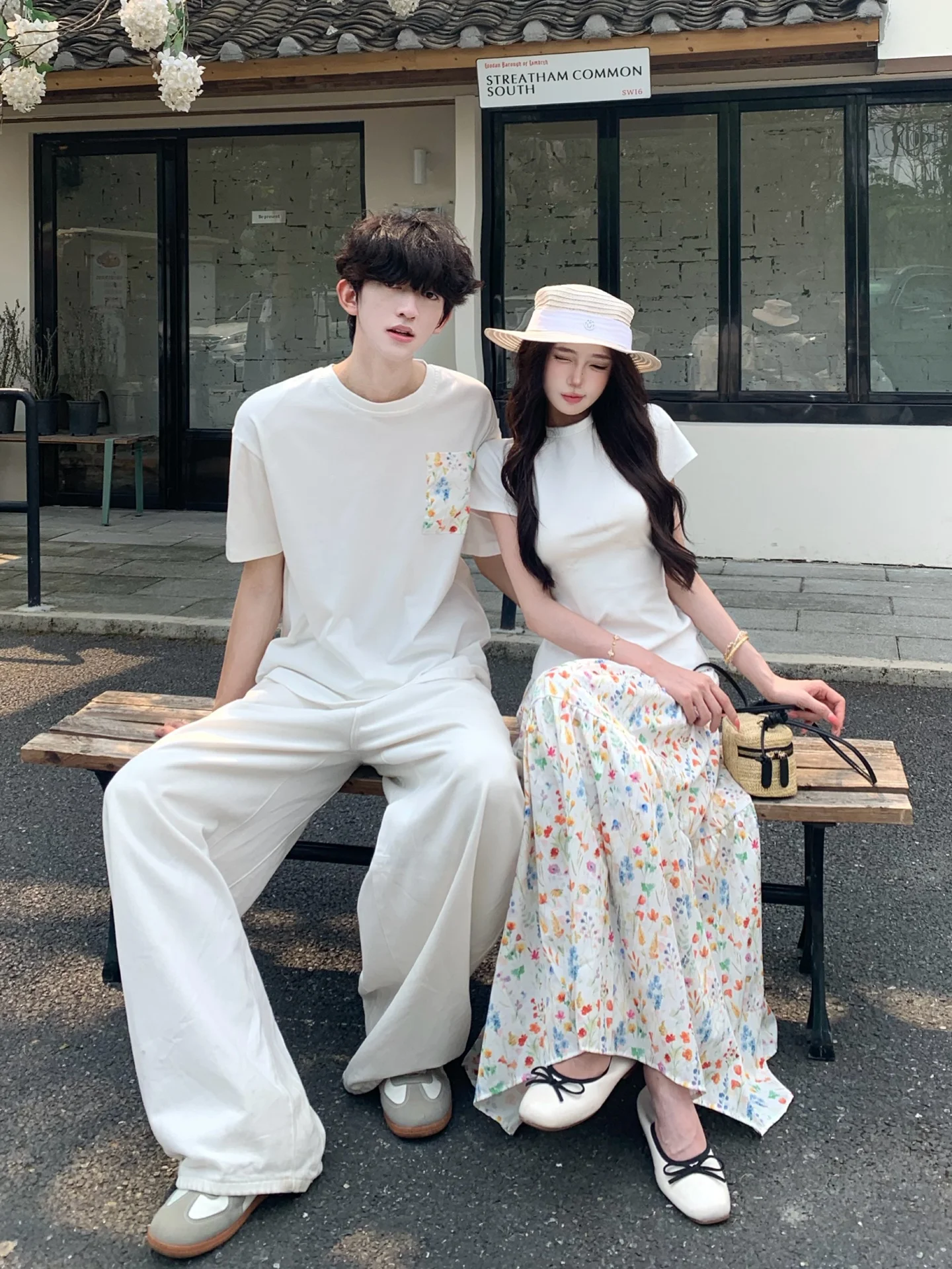 Vacation Style Couple Matching Summer Short Sleeve T-Shirt Dopaamine Floral Halter Skirt Slimming Set One Top One Skirt