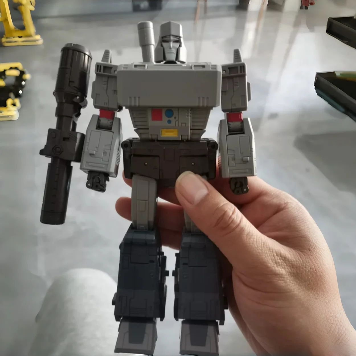 

Новые трансформаторы первой партии ST04: модель автомобиля-механоидного киноэдезии, деформационная игрушка SSKO, оригинальная шкала