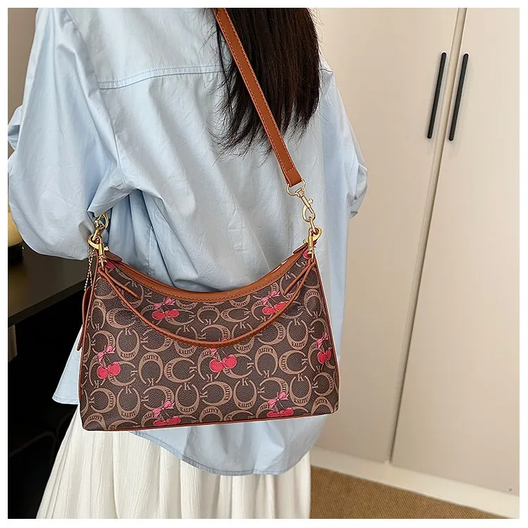 

Elegant Handbag Crafted From Premium Leather for Ladies, Famous Designer Inspiration with Detachable Strap and Chic Minimalist