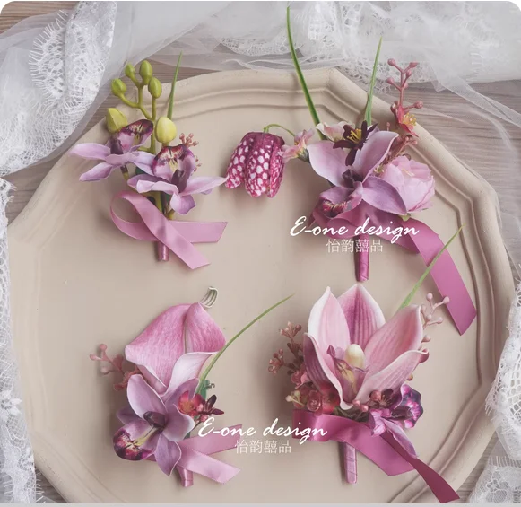 

Mori rose Whelan wedding corsage Bridegroom bride groomsman suit lapel opening photography accessories