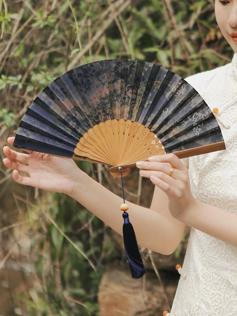 

Оригинальный дизайн, шелковый веер, традиционный китайский, с ручной росписью, бамбуковая рама, ретро-эстетика, провинция Чжэцзян