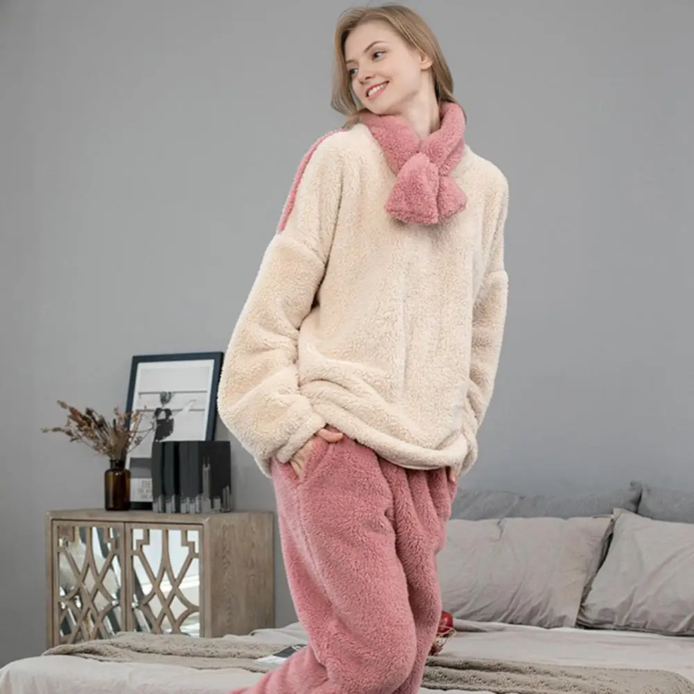 Women Polyester Pajamas Set Comfortable Plus Velvet Pajamas Women’s Soft Fleece Pajama Set with Scarf Plush Warm for Winter