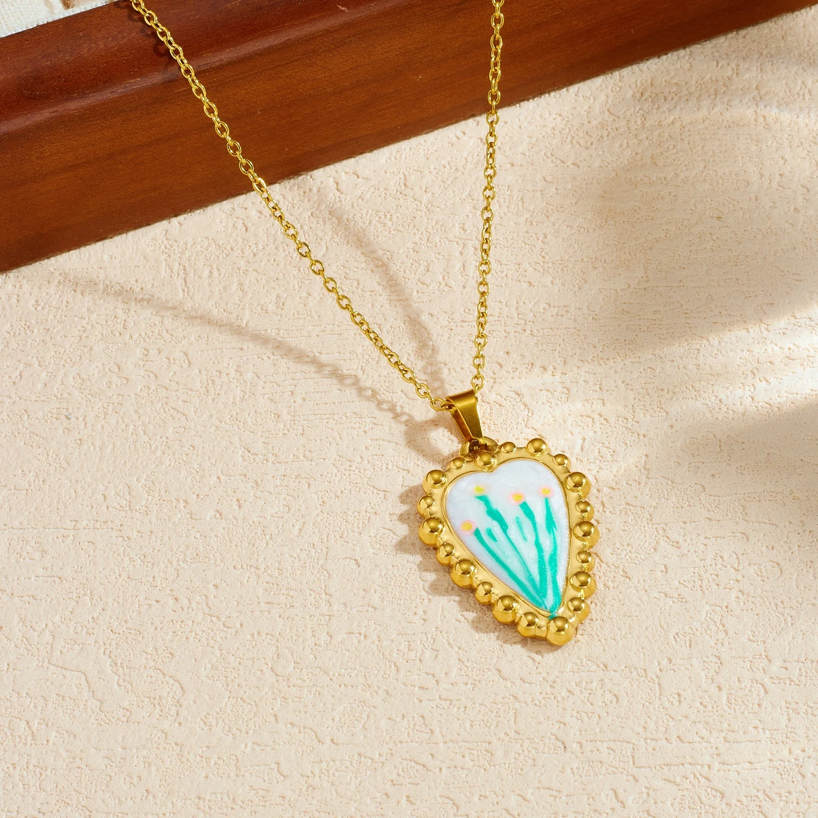 Edelstahl vergoldete, handbemalte Emaille-Herzanhänger-Halskette für Damen, neuer Modeschmuck, Geschenk.