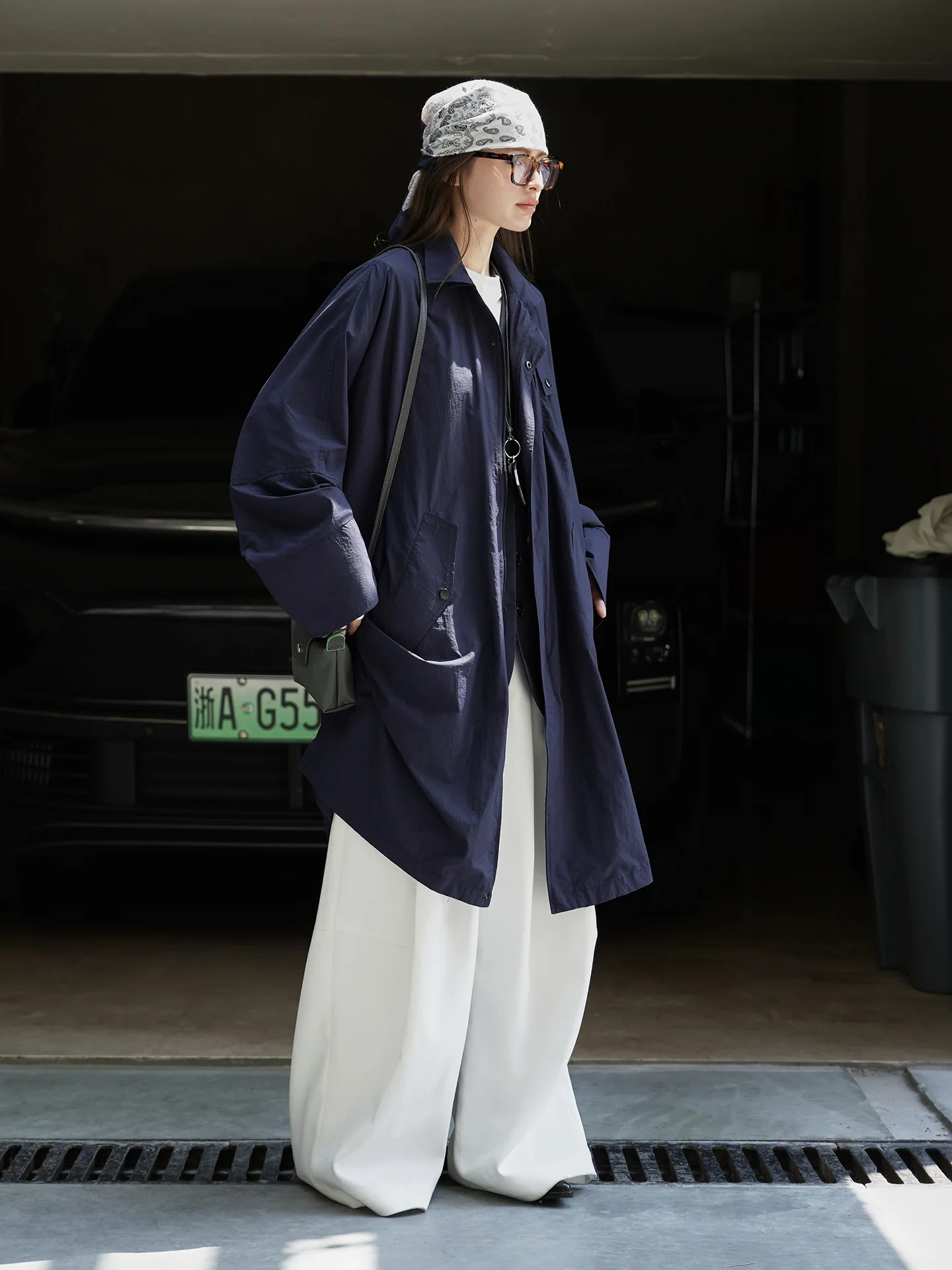 Early autumn new Korean version windbreaker with a light and lightweight drape, medium length thin jacket for women