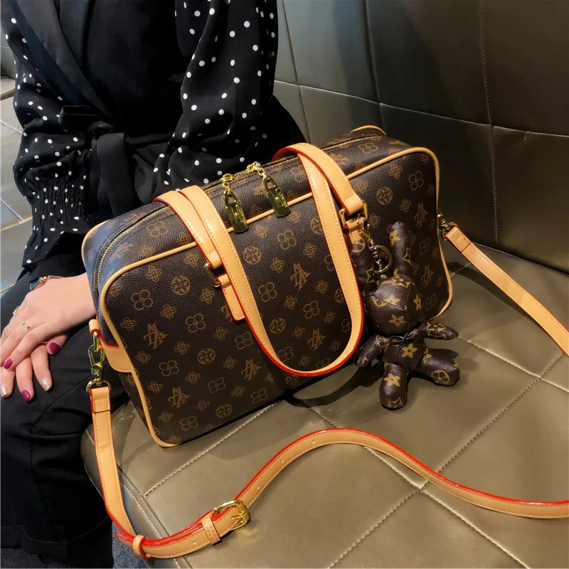 Classic Simple Diaper Bags For Women Elegant Designer Leather Handbag Vintage Minimalist Fashionable Large Capacity