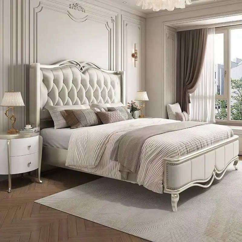 

！@Mid-century Modern European Upholstered King Bed with Soft Backrest Bedhead and Carved Wooden Frame Bed Set