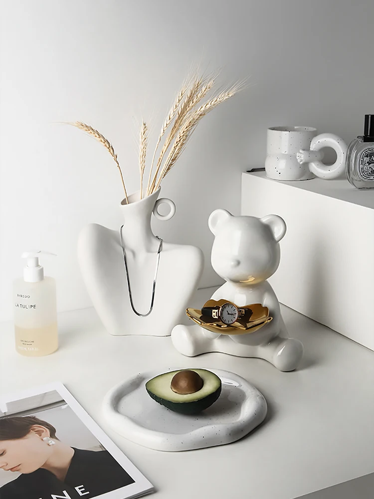 Modern ceramic bear storage tray Room decor human body art ceramic dry flower vase Ornaments home decoration Simulated tulips