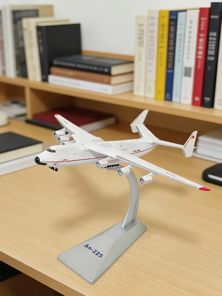 AN225 1/400 Scale (including base) Scale Metal airplane model Home placement, collection and decoration Creative gift