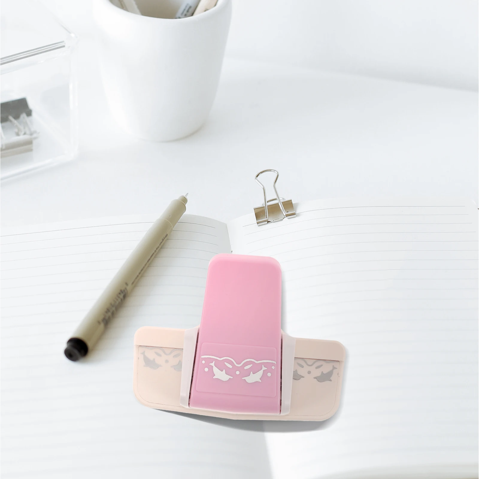 

DIY Paper Punch Embossing Device Small Dolphin Shape Crafting Supplies Kids Art Design Reusable Puncher R om Color Labor Saving