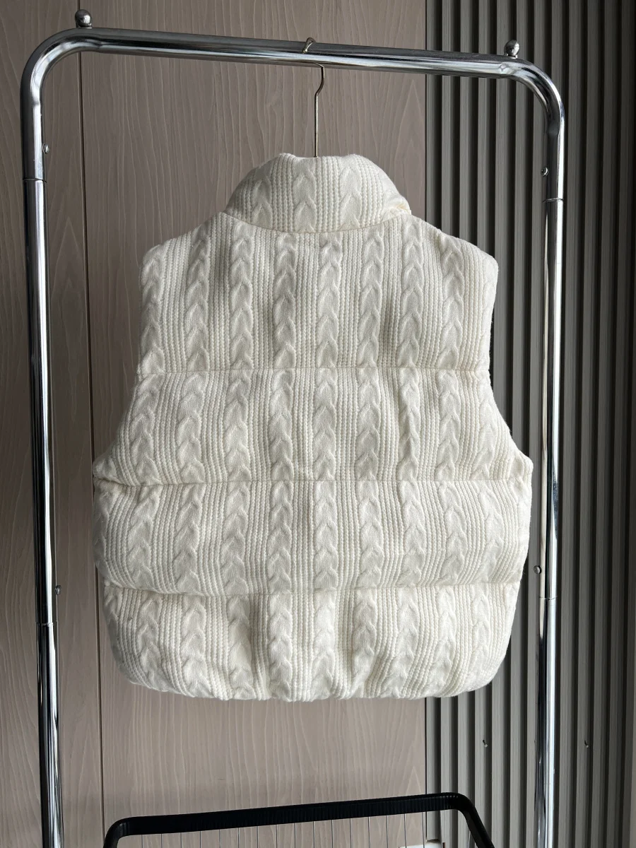 ETJ 2025 Winter new women's elegant fashion standing collar sleeveless warm thick knitted cotton vest