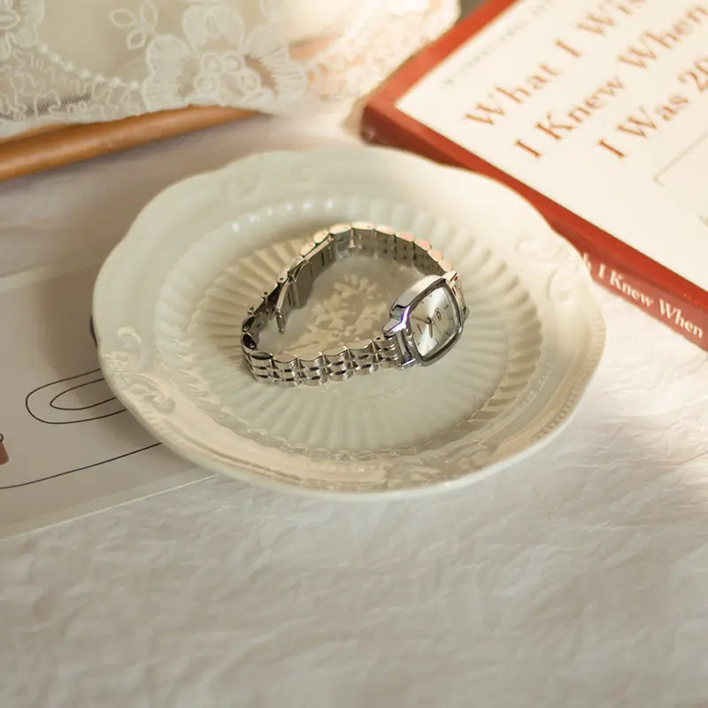 New Stainless Steel Strap Square Dial Watch For Women Simple Yet Luxurious, High-End Casual And Versatile With An Elegant Style.