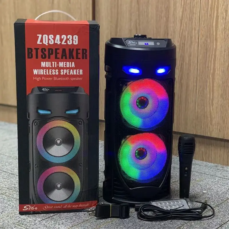 Outdoor Portable KTV Wireless Bass Speaker Loud Teeth Speaker 18000 mAh Lithium Battery 30W Ultra Large Power U Disk Speaker Squ