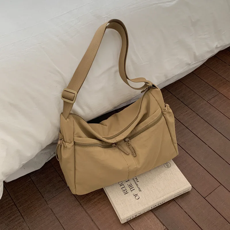 

Women Casual Simple Large Capacity Shoulder Bag Lightweight Versatile Crossbody Canvas Bag Casual and Versatile Crossbody Bags