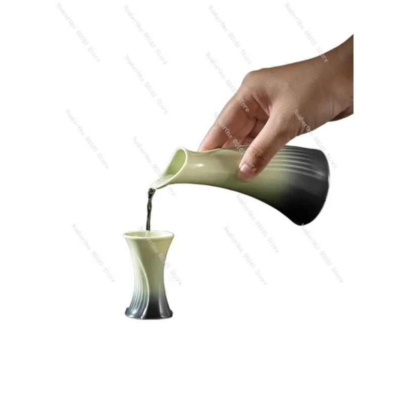 

Implement this green wine set, Chinese wine dispenser, one or two cups, Baijiu cup, advanced sense