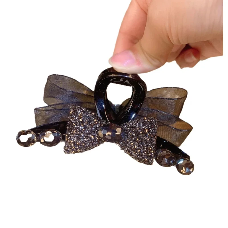 Acessório de Moda Elegante: Presilha de Cabelo Borboleta com Diamantes, Estilo Coreano, em Tecido Ogean, Tipo Garra de Tubarão, para Mulheres e Meninas