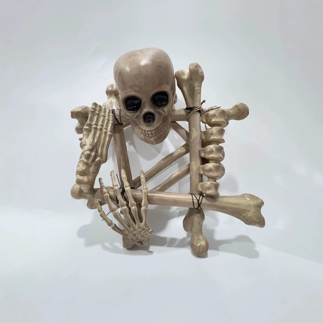 

Halloween venue set decoration props, skeleton bones, bar haunted house escape chain