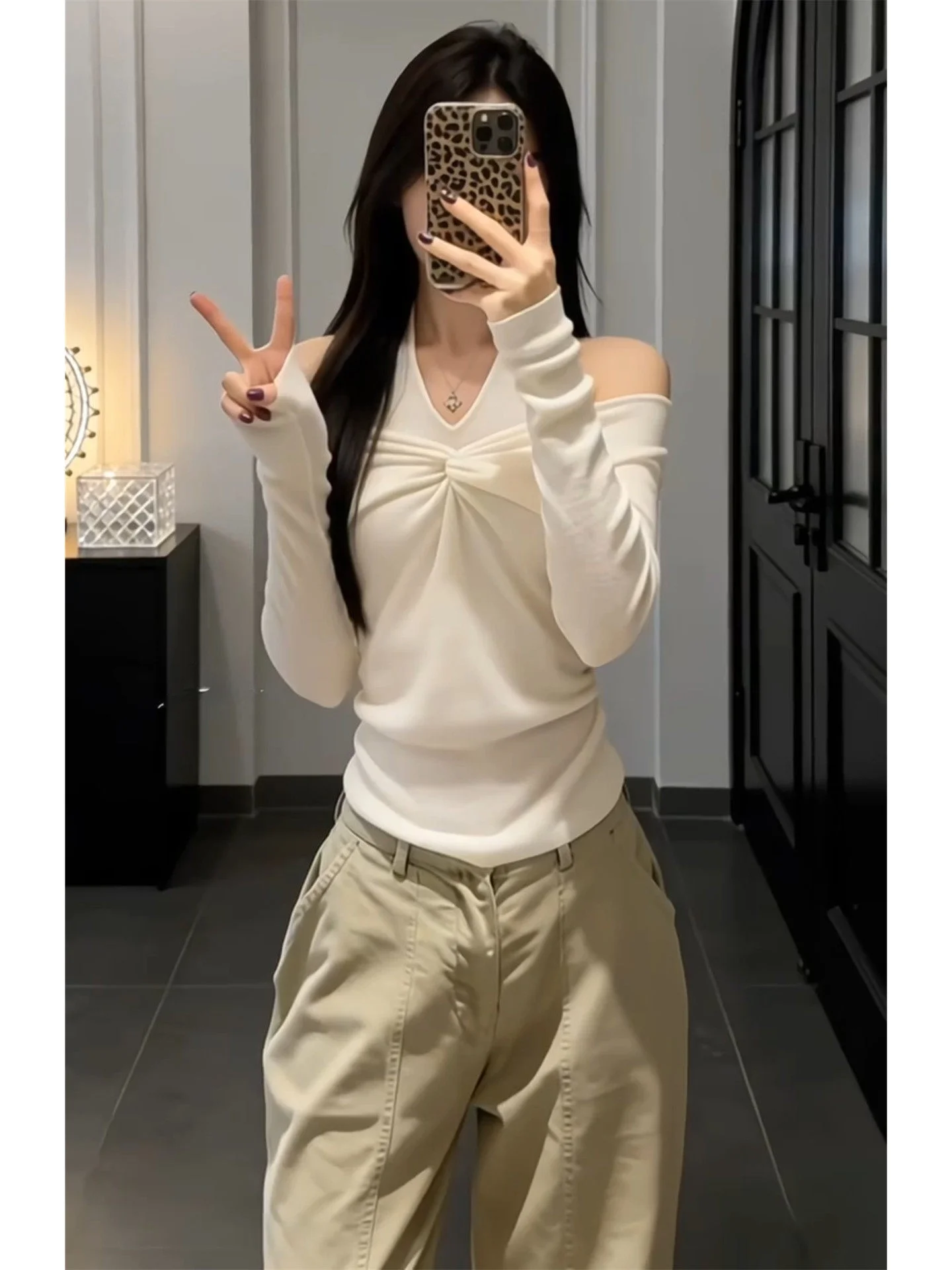 Suéter de punto coreano con hombros descubiertos para mujer, novedad de primavera, top moderno antiedad para un aspecto más joven