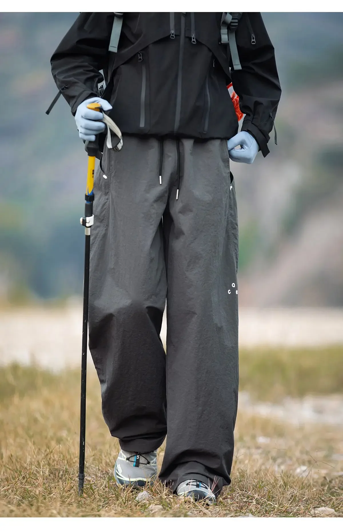Herbstliche Outdoor-Hose, wasserabweisend, schnelltrocknend, gerade geschnitten, locker, lässig, mit elastischem Bund, für Männer und Frauen geeignet. – Detail 16