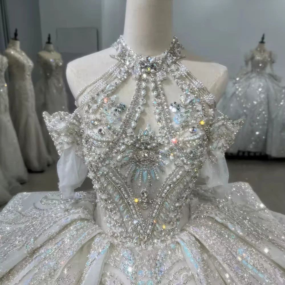 Suknia Slubna 2025 Halter Wedding Dress Lace Up Keyhole Back Beading Crystal Embroidery Luxury Ball Gown Customized Bridal Dress