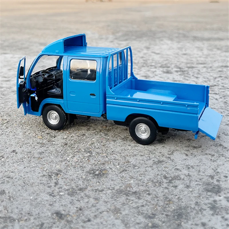 1:32 ISUZU NHR Alloy Car Model Diecasts Metal Dump Truck Vehicles Model Sound and Light Simulation Collection Childrens Toy Gift