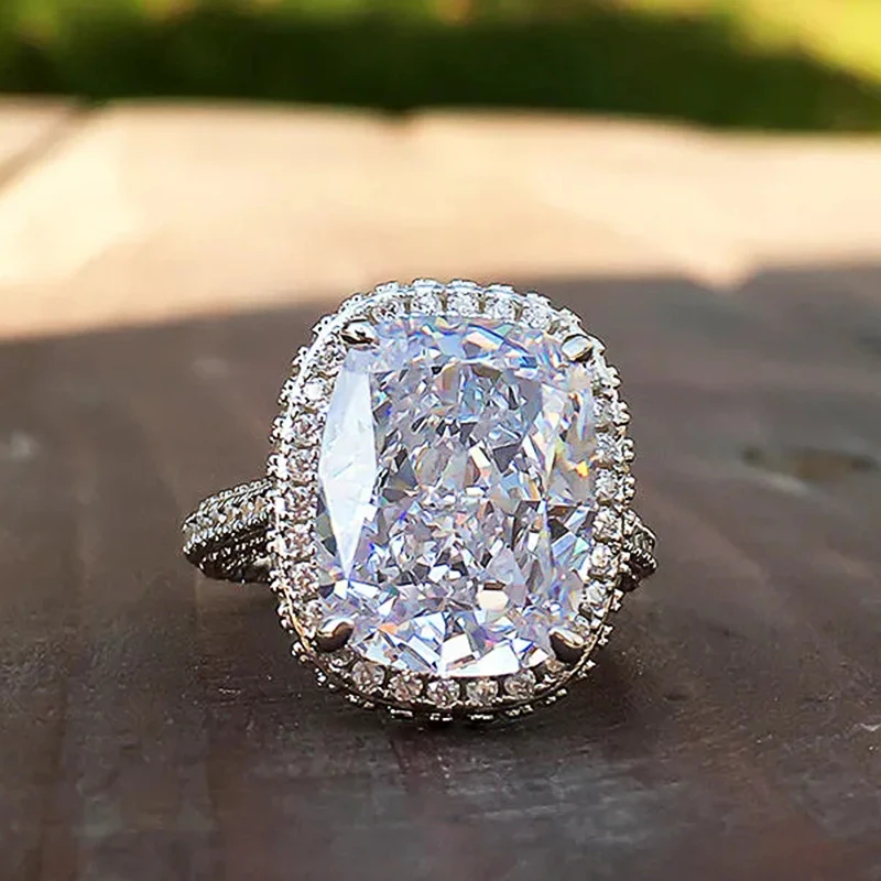 Huitan wunderschöne große Zirkonia Frauen Ringe Silber Farbe Luxus Ringe Temperament elegante weibliche Verlobung Hochzeits schmuck