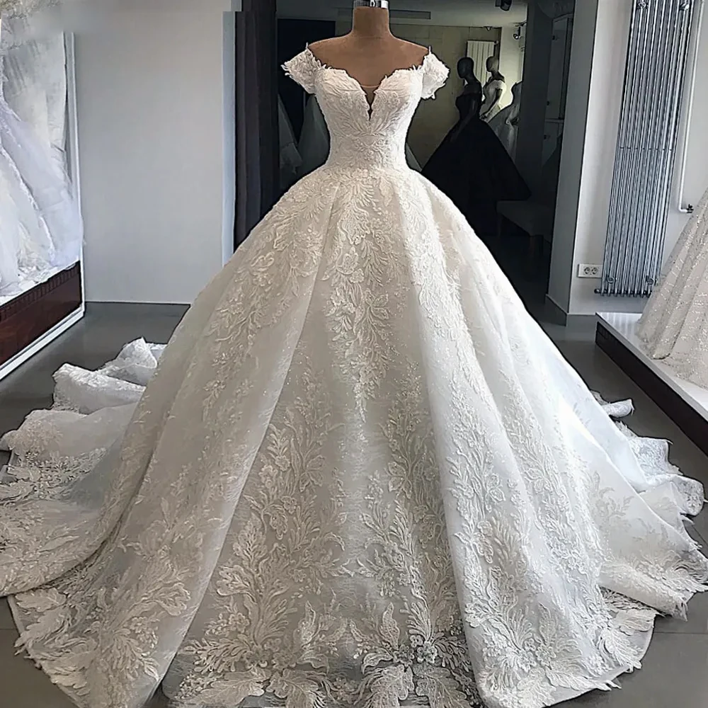 2024 Haohao abito da sposa di lusso con scollo a cuore e scollo a cuore con applicazioni Delicate al largo della spalla