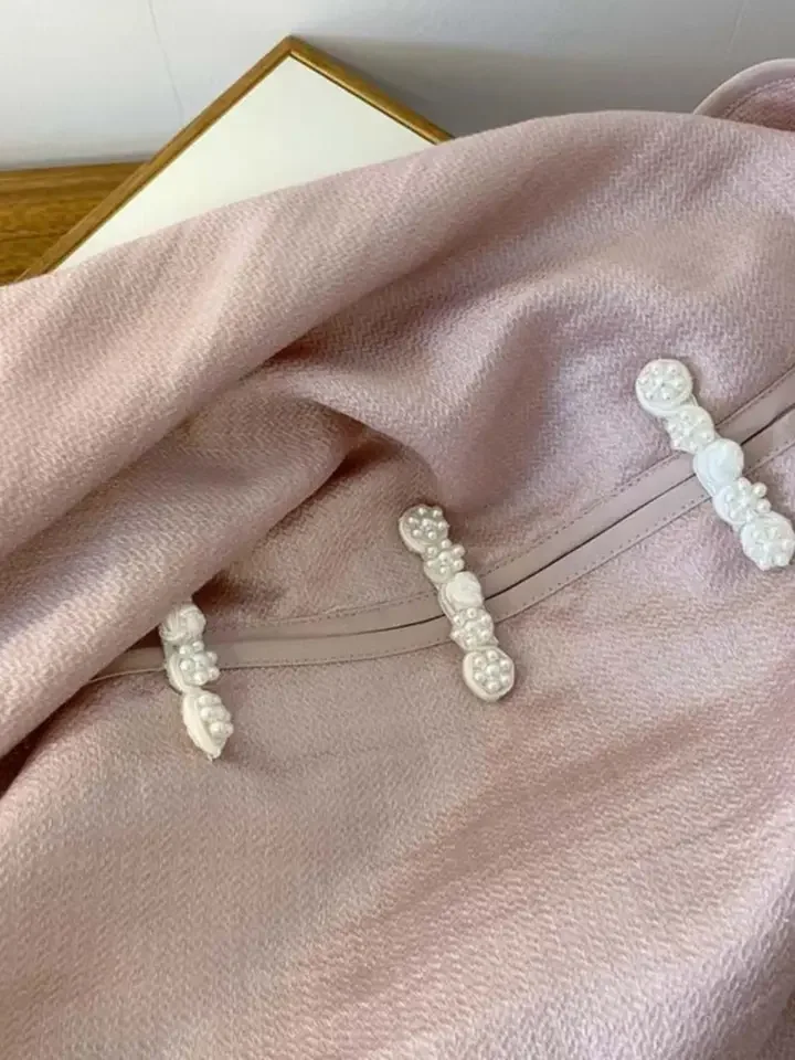 Doll Collar Shirt for Women in Spring and Autumn 2024 New Dopamine Retro Small Shirt New Chinese Style Button Up Top