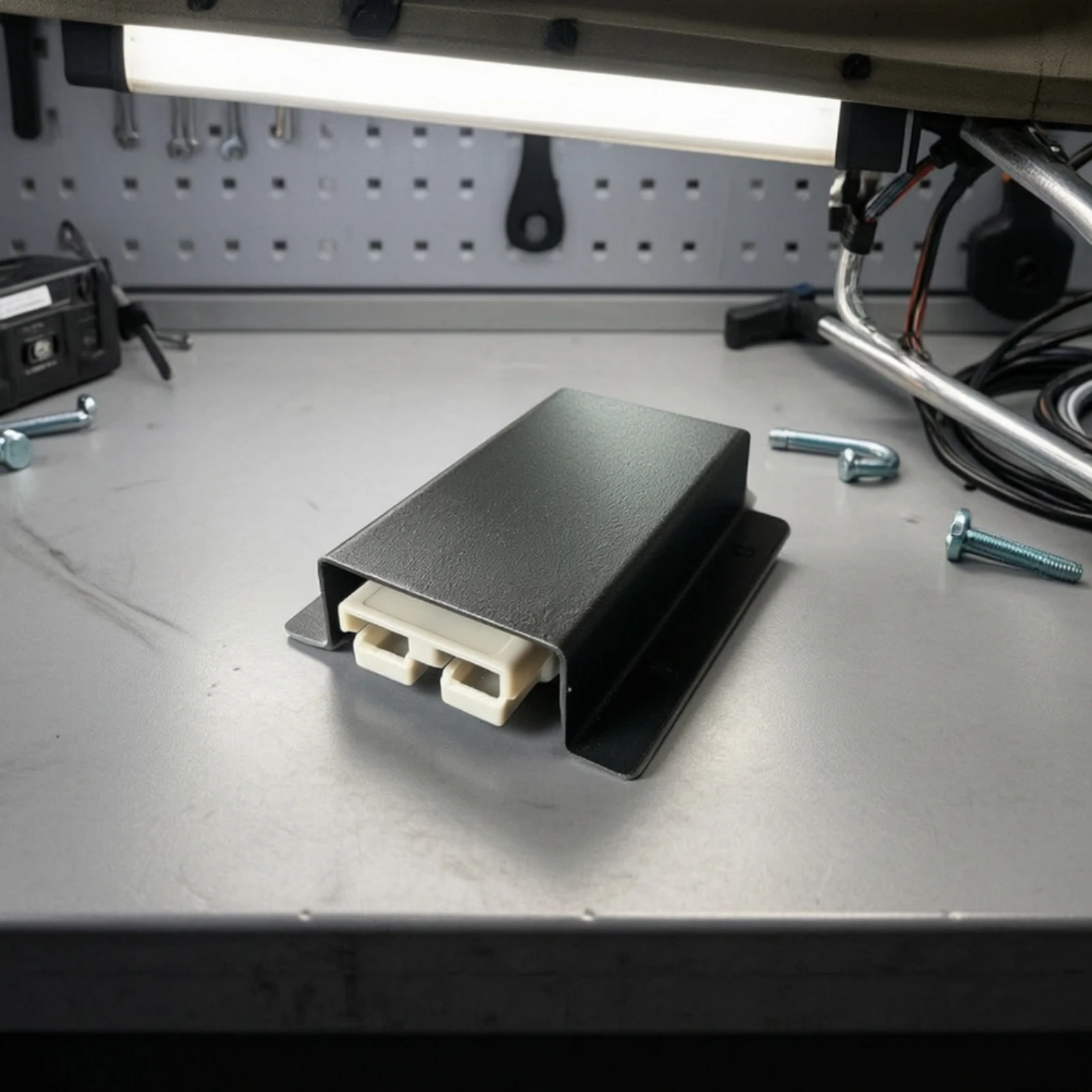 Metal Protective Cover Rugged Plug Housing with Mounting Flanges Rectangular Hard-Shell Enclosure Low-Profile for Campers