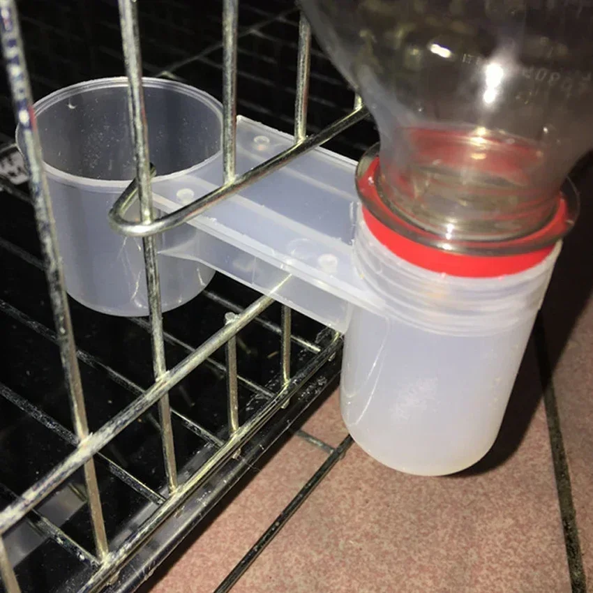 Plastik Pet kuş tiryakisi besleyici su şişesi fincan kedi tavuk güvercin papağan Hamster aile bahçe için çift meme su kılavuzu