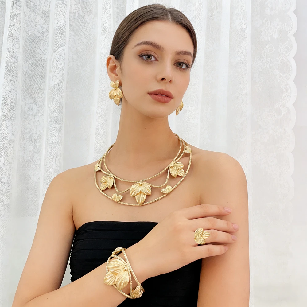 Exquisite and fashionable high-end jewelry set, suitable for various parties, brides and weddings to wear FHK24856