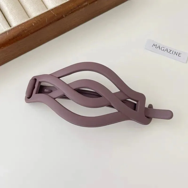 مشابك شعر غير لامعة باللونين الأسود والبني الموز - مشابك على شكل إكسسوارات شعر عصرية للنساء أنيقة