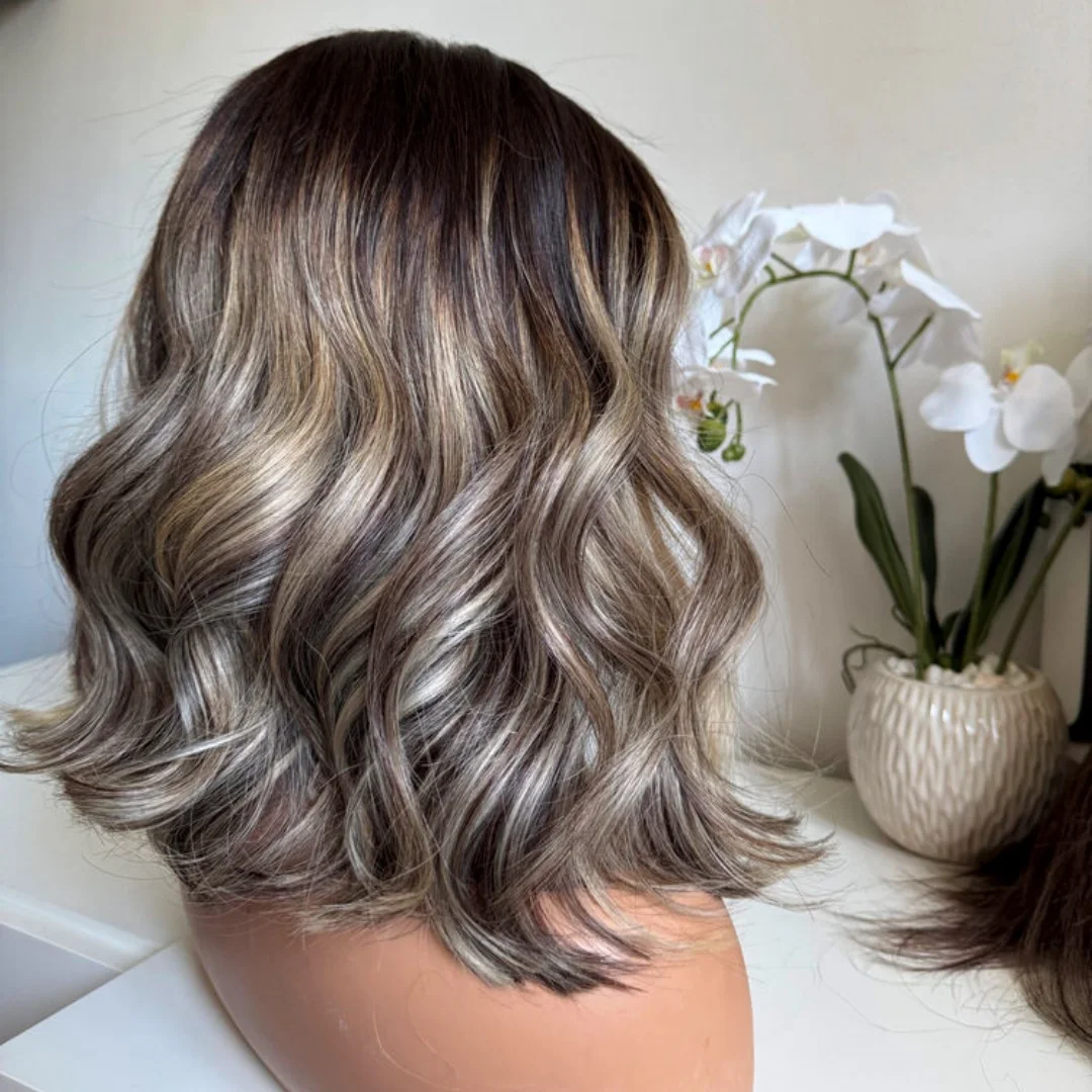 الرماد الرمادي شقراء الاصطناعية الدانتيل شعر مستعار أمامي 18 ''شعر مستعار مموج طبيعي فضفاض قبل قطعها شعري طبيعي تأثيري اليومي تأثيري المستخدمة #4