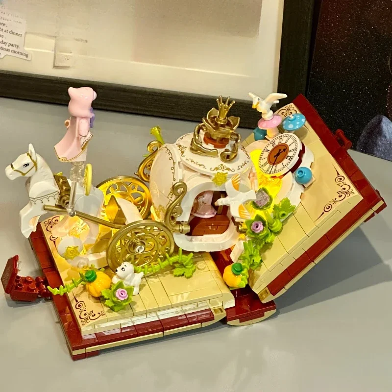 Fairy Tale Town Cinderella Breaks Into Reality Building Blocks Puzzle Toys Children's Assembly Games Gift Building Blocks