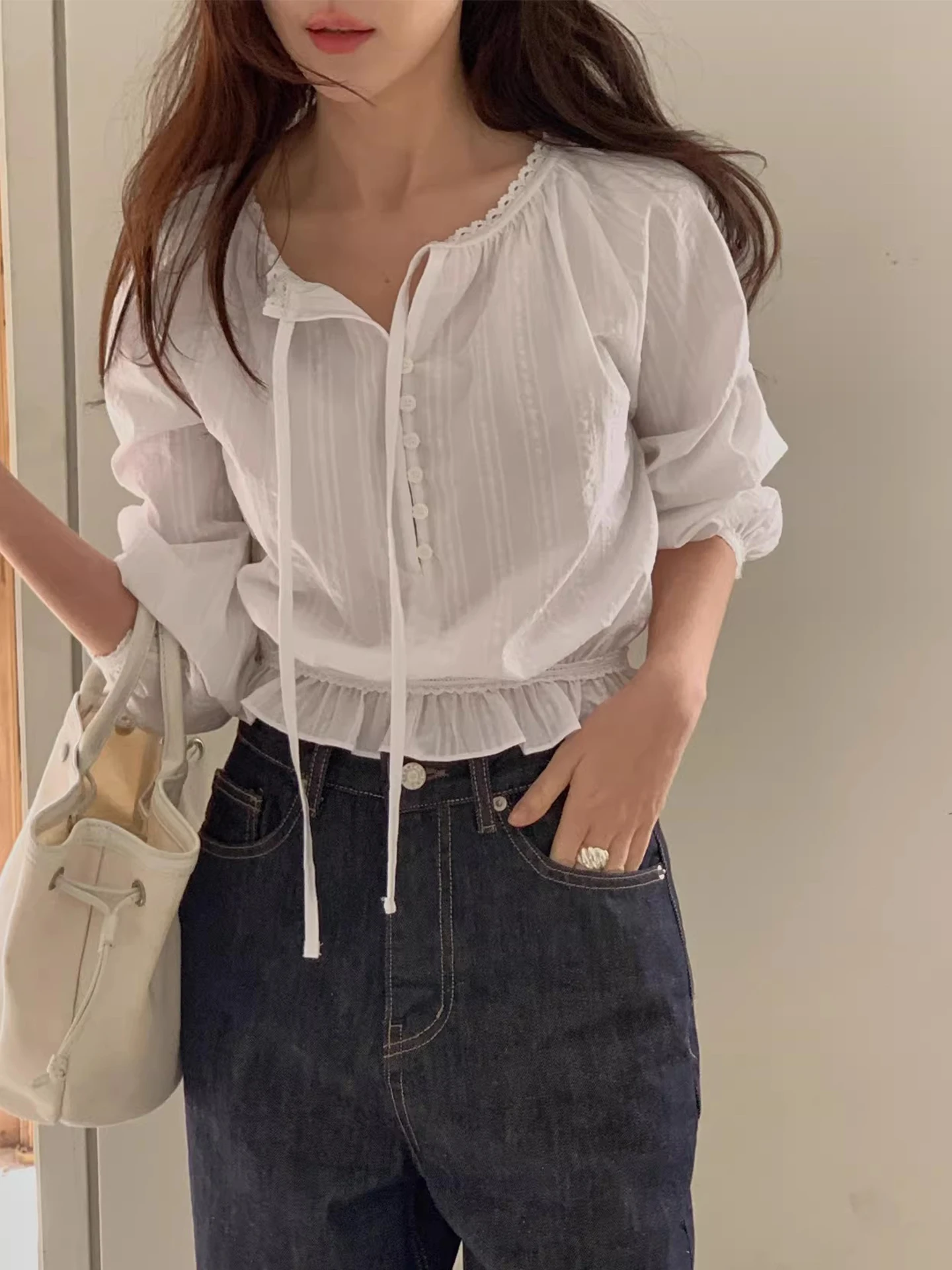 

Spring New Style Women's Shirt Pure Color with Lace Bow Tie Bubble Sleeve Slimming Waist Design Fashionable Straight Cut Top
