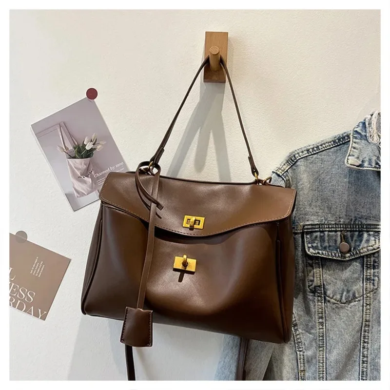 حقيبة حمل فرنسية ناعمة ذات سعة كبيرة، حقيبة كتف أنيقة تحت الإبط، حقيبة يد فاخرة واسعة وعصرية #4