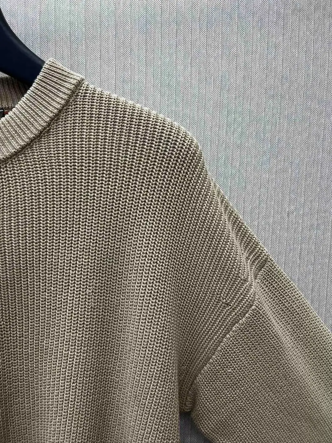 

LP Italian Vacation Henry Neck Loose Coarse Knitted Long Staple Cotton Knitted Sweater
