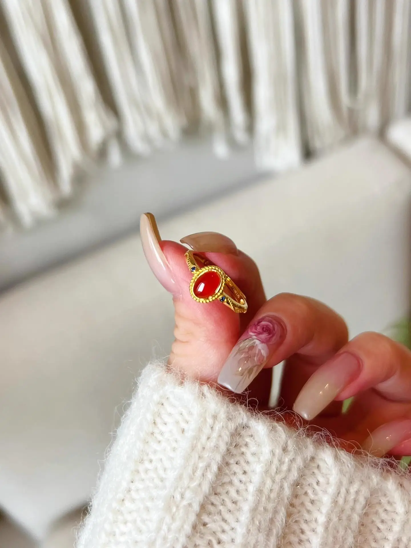 

Low-profile Luxury Yellow Gold Little Sparrow South Red Agate Ccedony Ring Court Sle Ele ature Ring