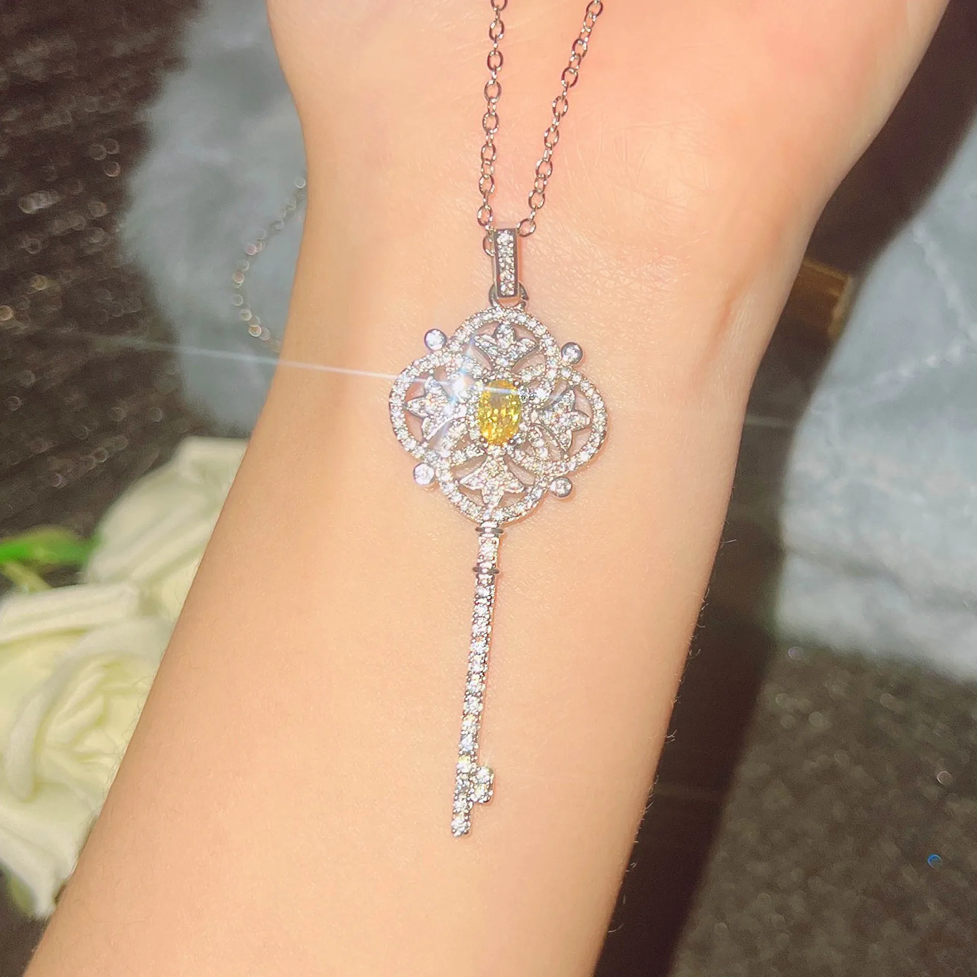 Foydjew Luxury Asscher Cut Yellow Simulated Diamond Key Pendant Female Fashion High Carbon Zircon Clavicle Necklaces For Women