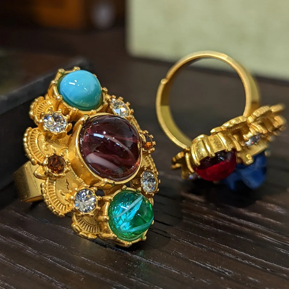 

High-quality vintage electroplated women's ring set with colored semi-precious stones