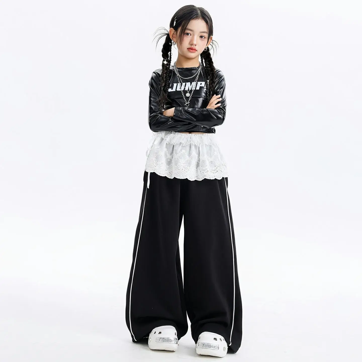 

Детская одежда в стиле хип-хоп Kpop, черная укороченная футболка из искусственной кожи с длинными рукавами, повседневные спортивные штаны для девочек, костюм для уличных танцев, одежда